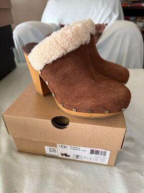 UGG Adele Shearling-Trim Suede Clog - Chestnut